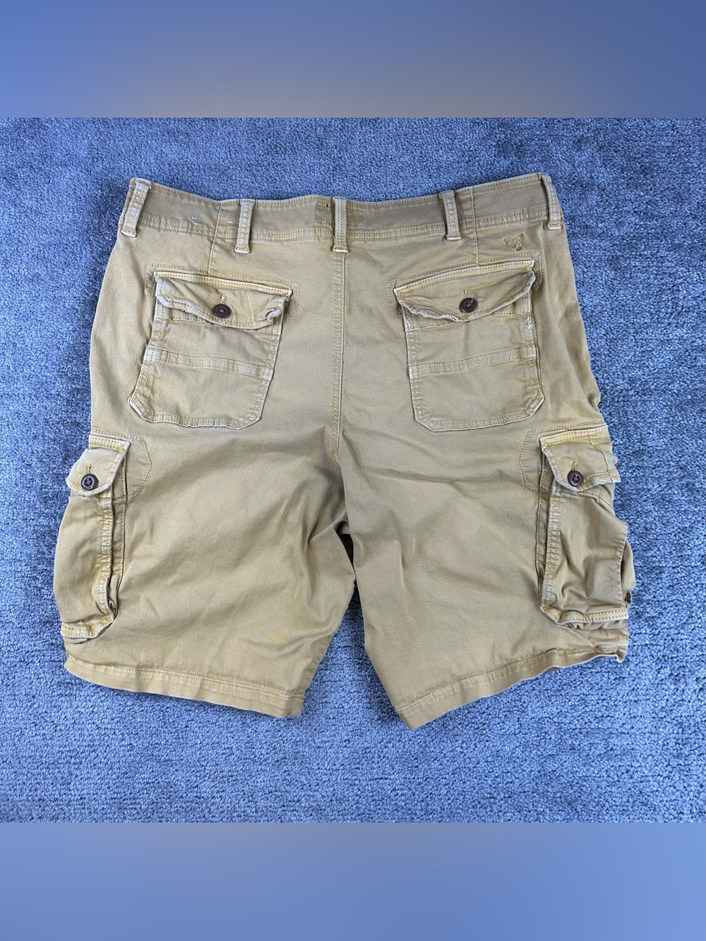 American Eagle Cargo Shorts Men's Size 38 Extreme Flex Gold Distressed 11”